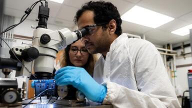Novel graphene sensor architecture promises sharper liquid-phase detection
