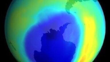 Environmental analysis news: Ozone layer hole 'shielding' Antarctica from global warming