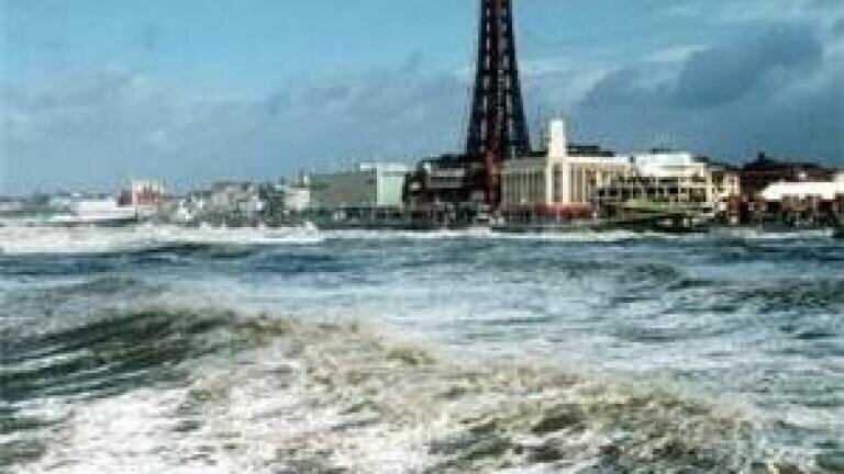 Blackpool Pleasure Beach issued with waste fine