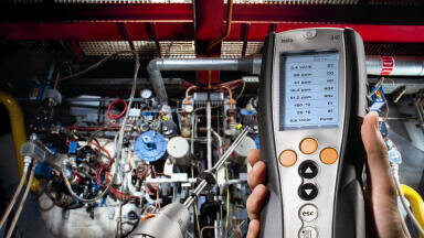 Efficient emissions monitoring of combustion processes
