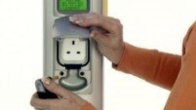 Gas analyser systems for gas and air